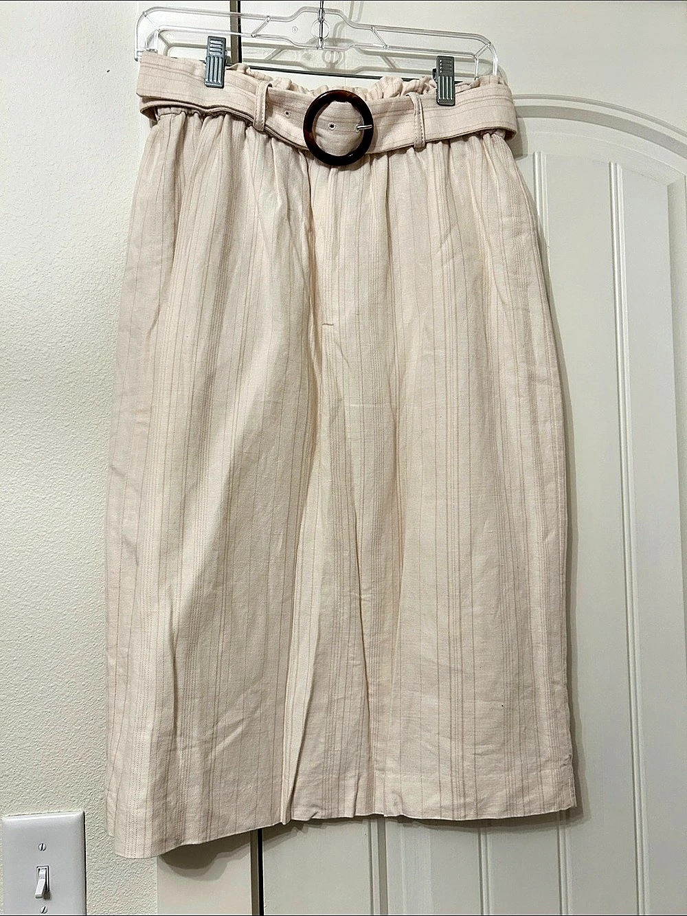 Ann Taylor linen nlend skirt in Cream Like New